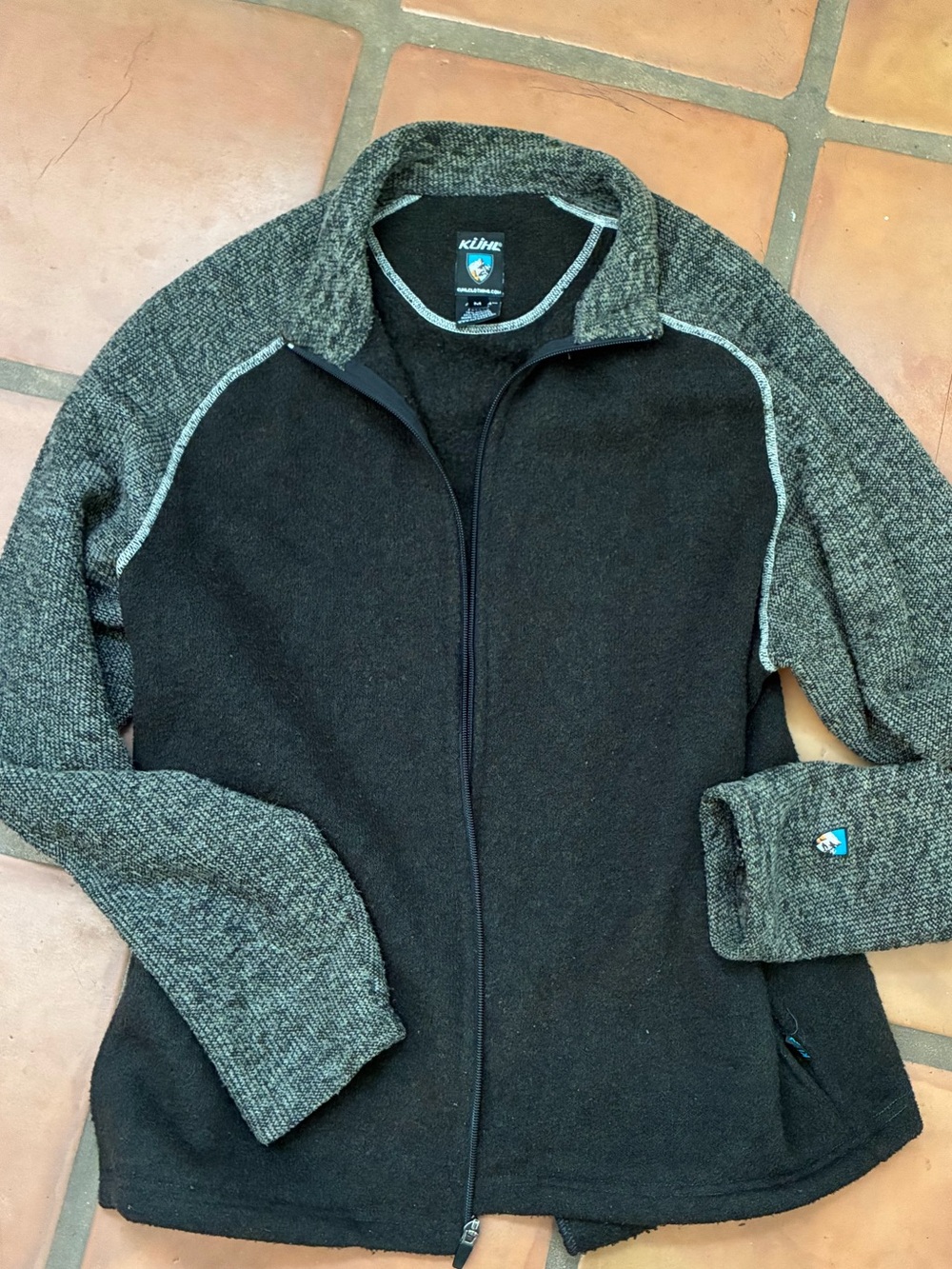 Kuhl Women's Black Body with Gray Heathered Sleeves Full-Zip Jacket
